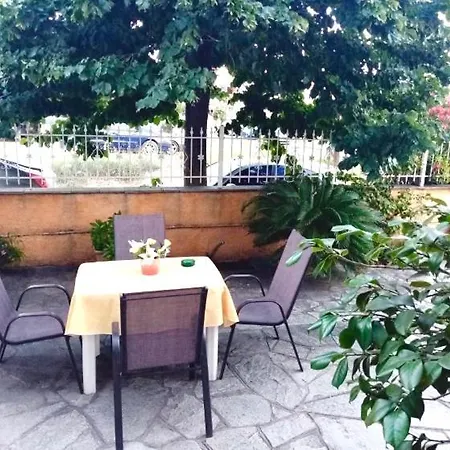 Apartment Magda Nea Vrasna